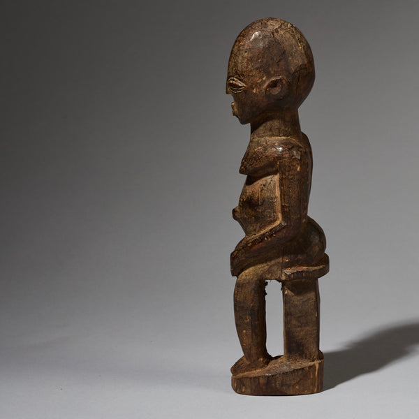 A SEATED LOBI THIL FIGURE, BURKINA FASO ( No 2775 )