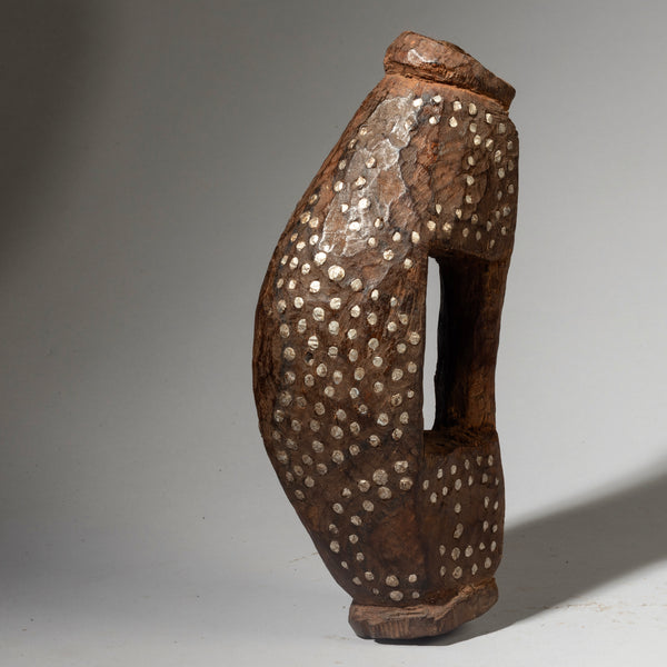 A GRAPHIC STUD DINKA SHIELD WITH PIGMENT DECORATION , FROM EAST AFRICA ( No 4252)