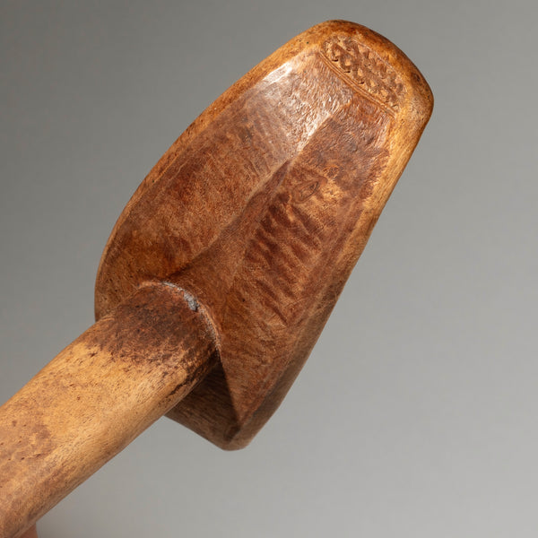 AN EXTRAORDINARY, HIGHLY PATINATED HEADREST FROM BONI TRIBE ( No 4287 )