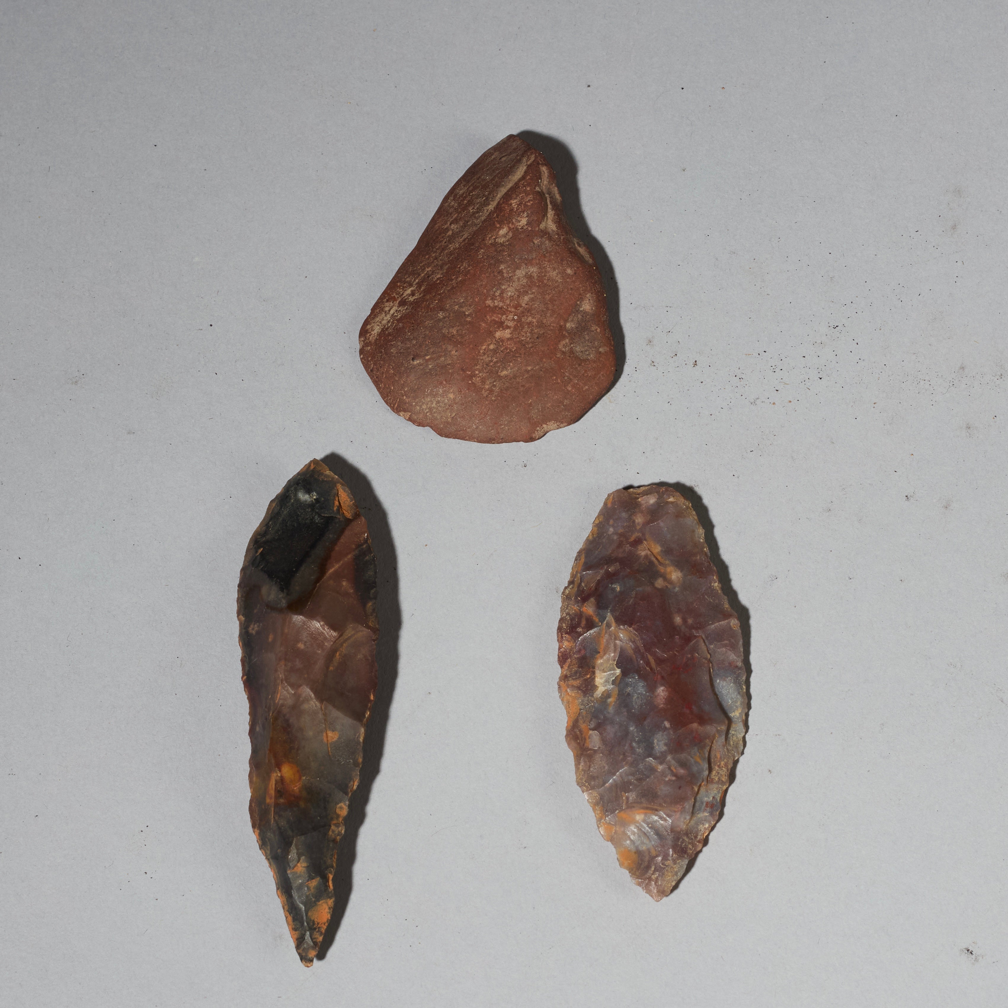 A TRIO OF 3 NEOLITHIC FLINTS FROM THE SAHARA  ( No 2736 )