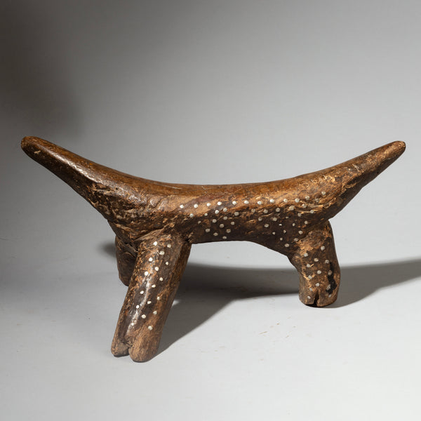 A DECORATED LARGE DINKA TRIBE HEADREST [ No 4316]
