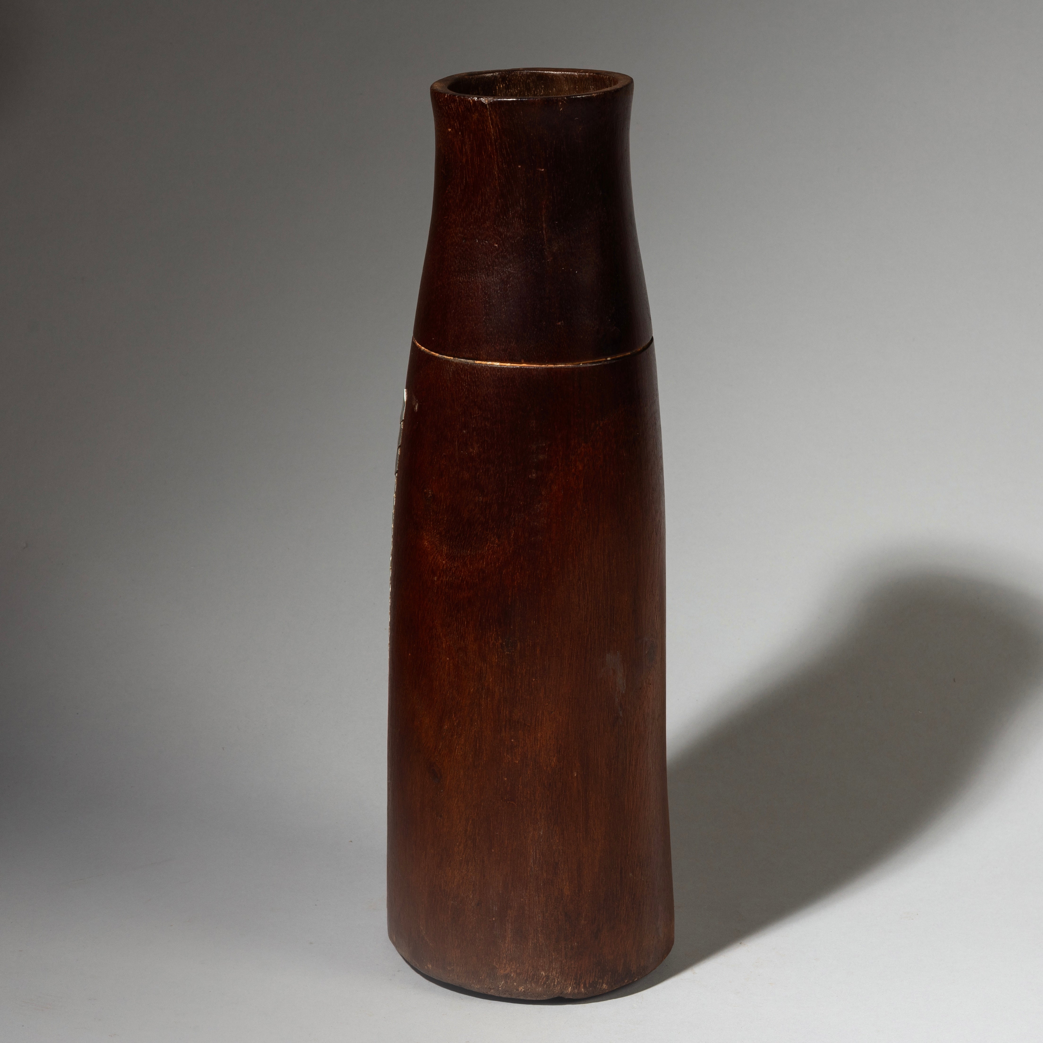 A LARGE HONEY POT FROM TUTSI PEOPLE RWANDA   ( No 4223 )