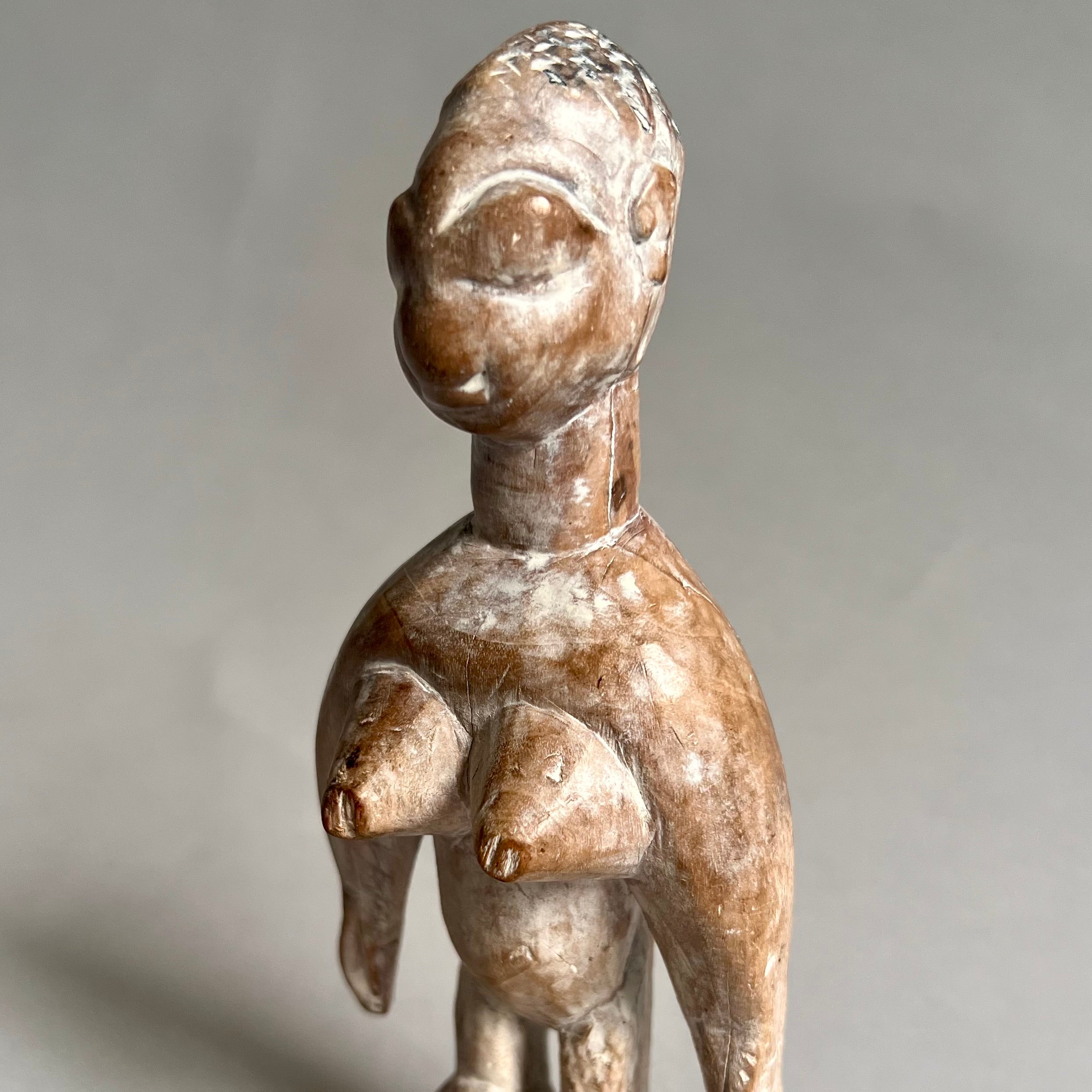 A GORGEOUSLY PATINATED VENAVI TWIN DOLL, EWE TRIBE OF GHANA ( No 2682)