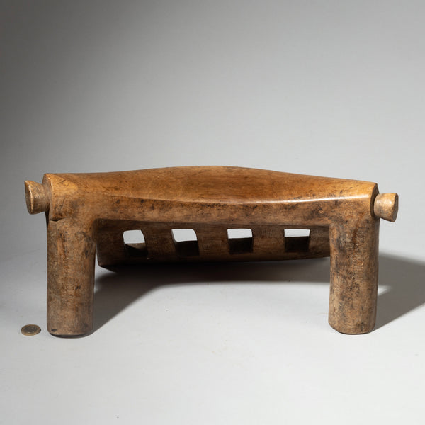 A CHUNKY DINKA HEADREST WITH INTERESTING DETAILS, SUDAN, E AFRICA ( No 4242 )
