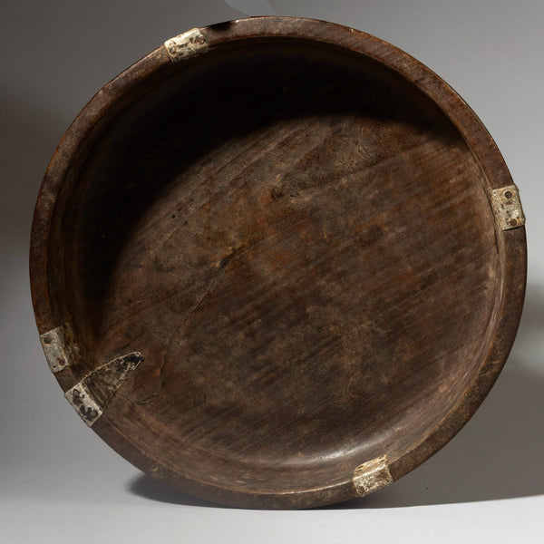 A DENSE HEAVY LARGE  WOODEN BOWL, TUTSI TRIBE RWANDA ( No 4247 )