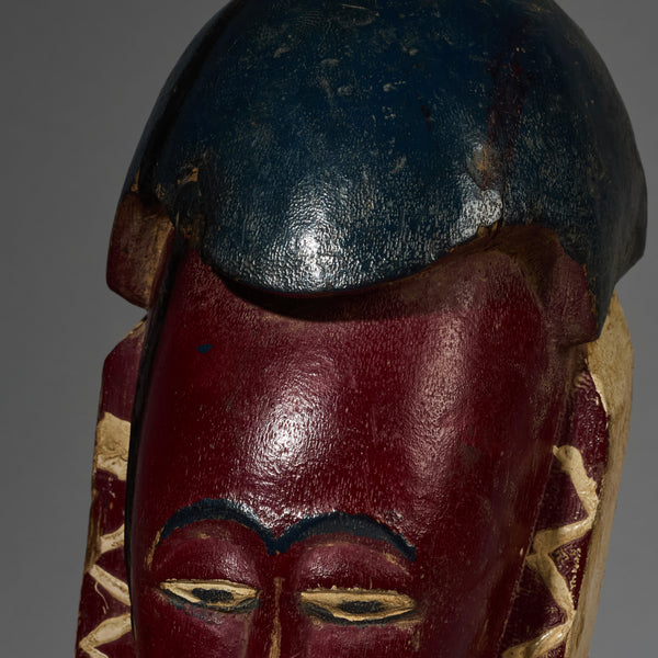 A PAINTED FAMILY MASK, BAULE TRIBE OF THE IVORY COAST W AFRICA ( No 2762 )