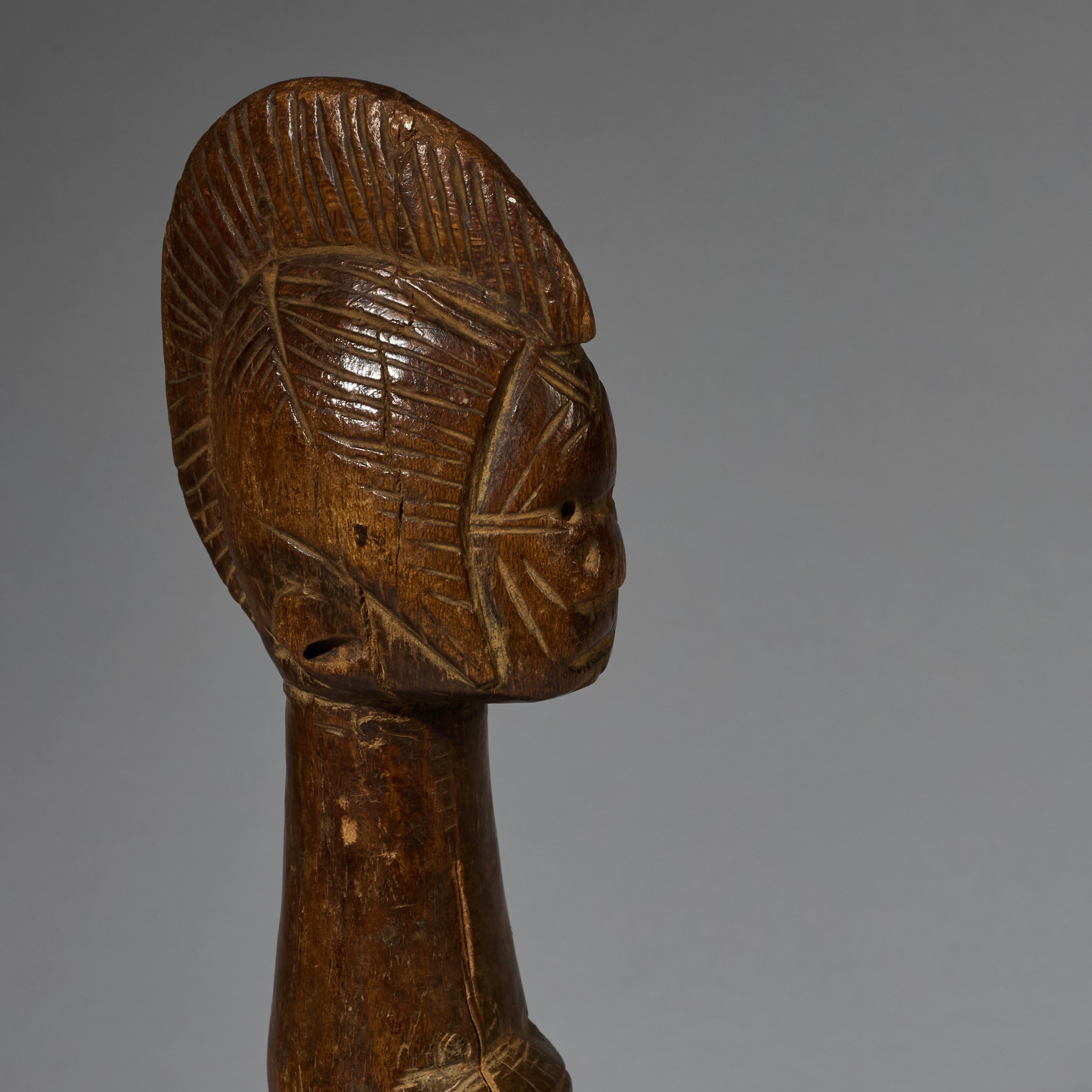 A BEAUTIFULLY PATINATED DOLL FROM MOSSI DOLL OF BURKINA FASO W AFRICA( No 2733 )