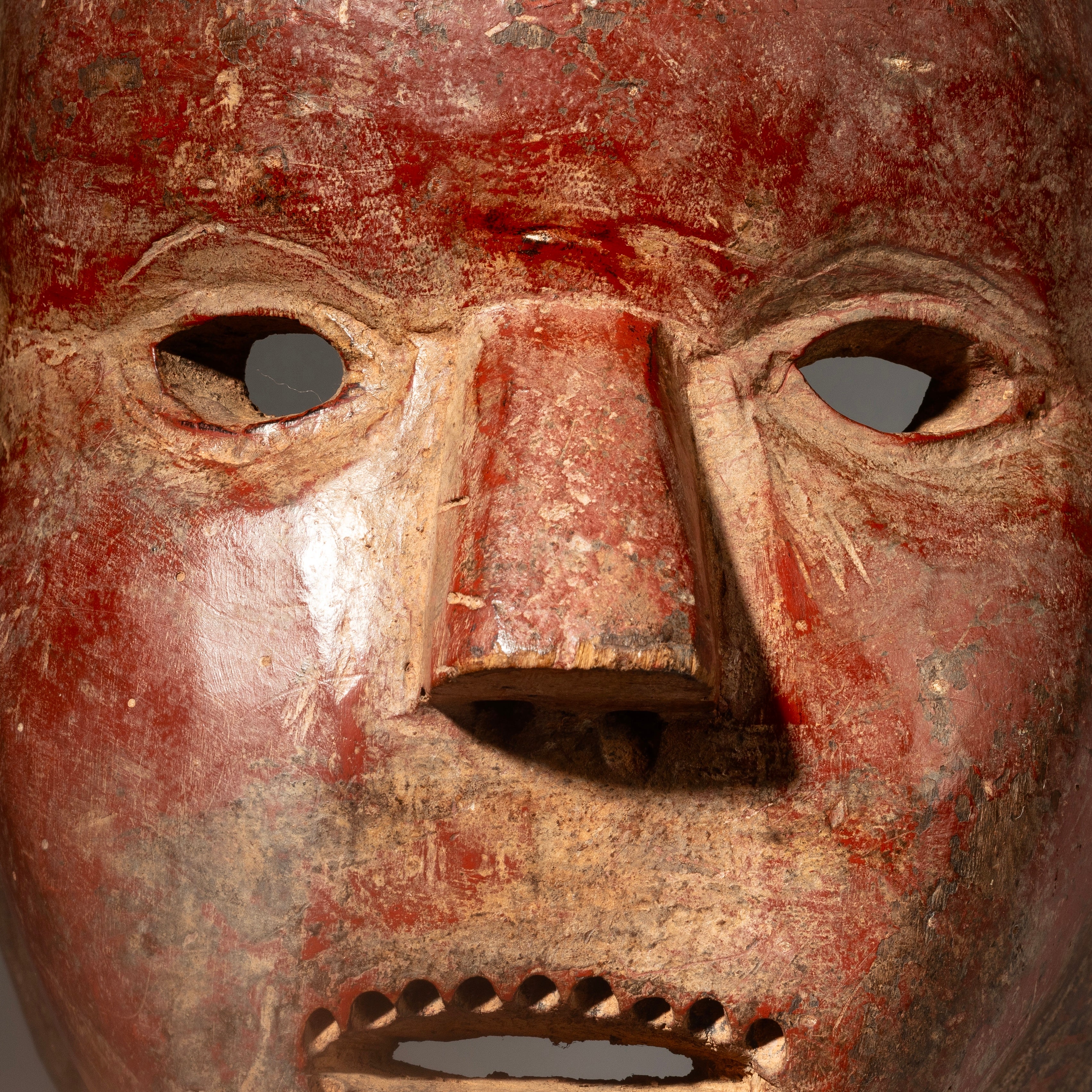 A DRAMATIC XL RED MASK FROM SUKUMA TRIBE TANZANIA E. AFRICA ( No 4310 )