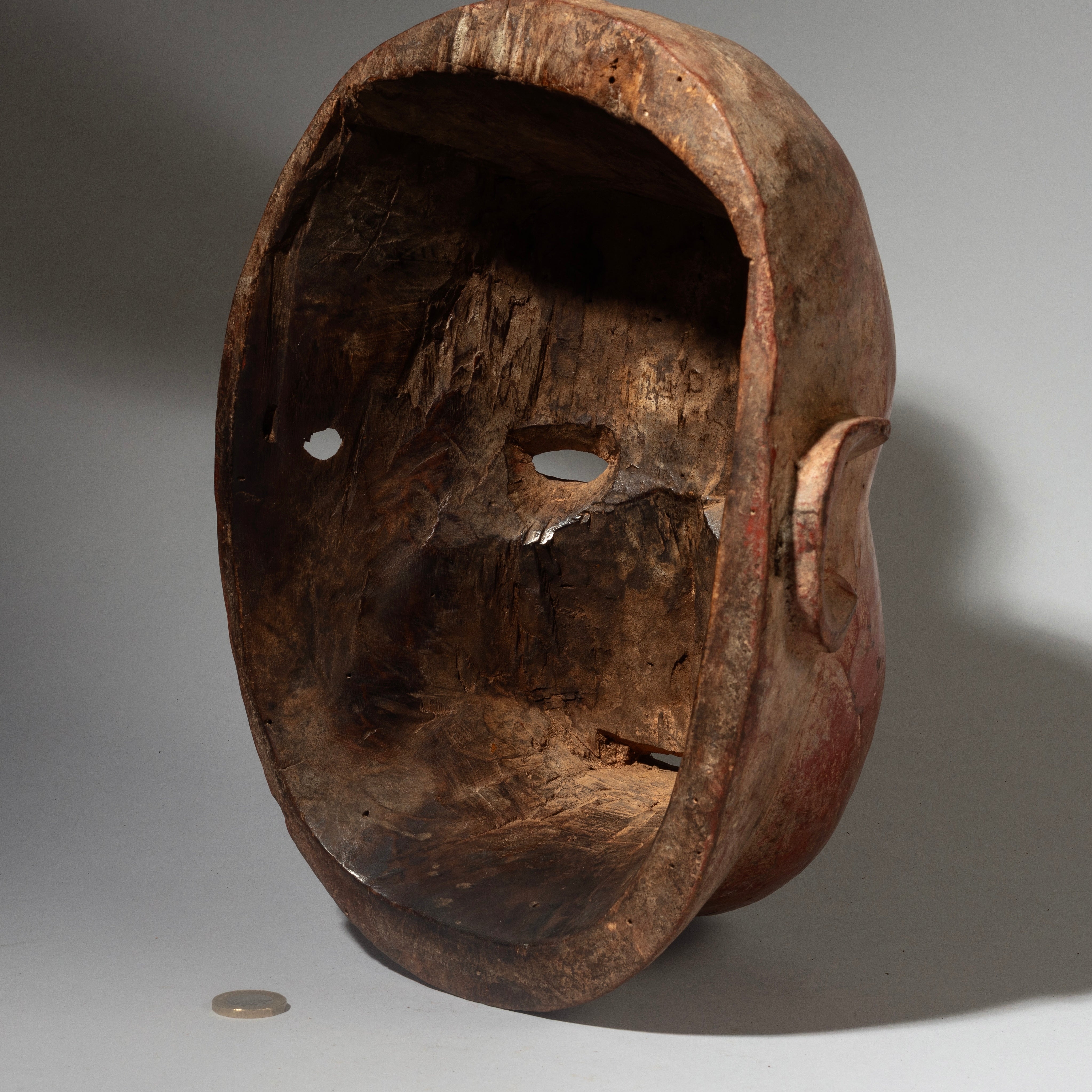 A DRAMATIC XL RED MASK FROM SUKUMA TRIBE TANZANIA E. AFRICA ( No 4310 )
