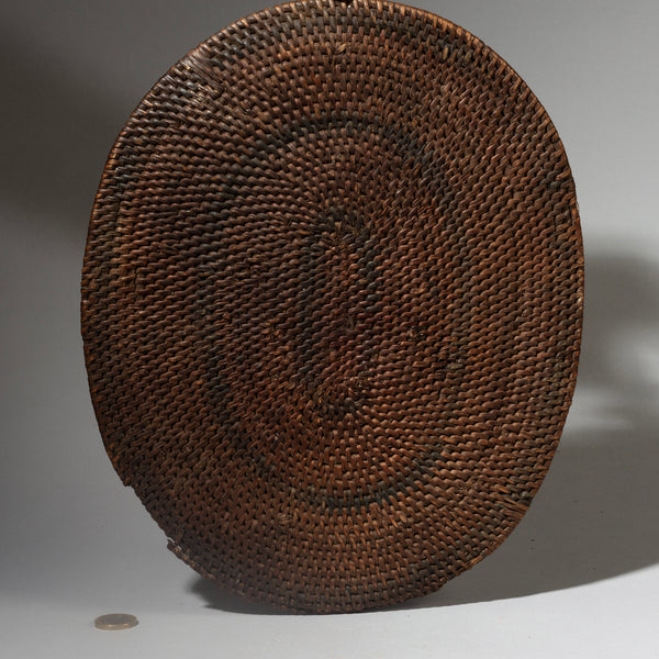 AN OLD, RARE DIVINERS WOVEN FIBRE CEREMONIAL BASKET LEGA TRIBE CONGO ( No 4306 )
