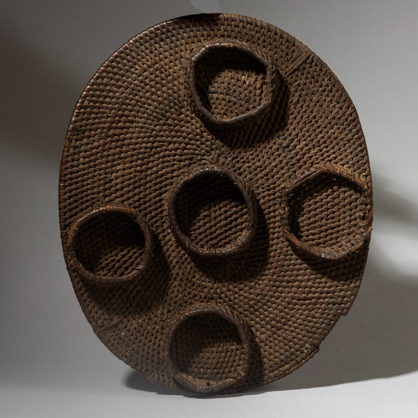 AN OLD, RARE DIVINERS WOVEN FIBRE CEREMONIAL BASKET LEGA TRIBE CONGO ( No 4306 )