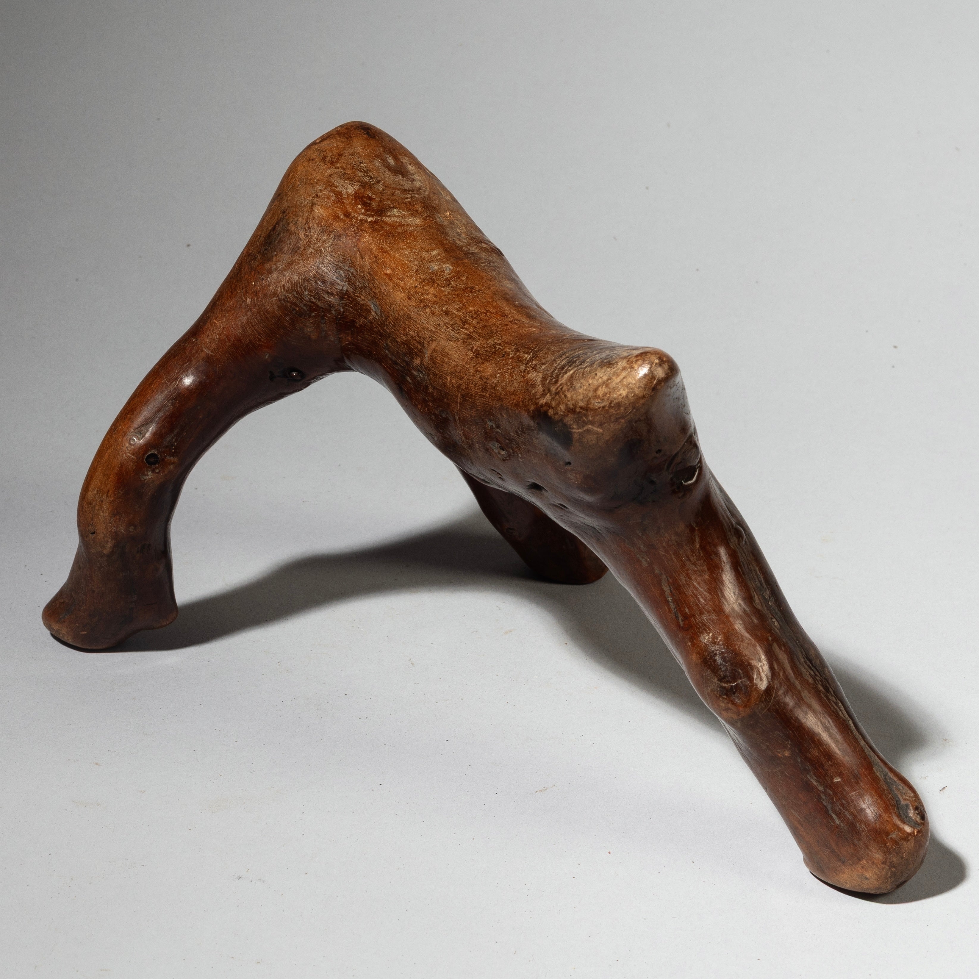 A LOVELY TACTILE ORGANIC HEADREST FROM THE RENDILLE TRIBE OF KENYA  (No 4251 )