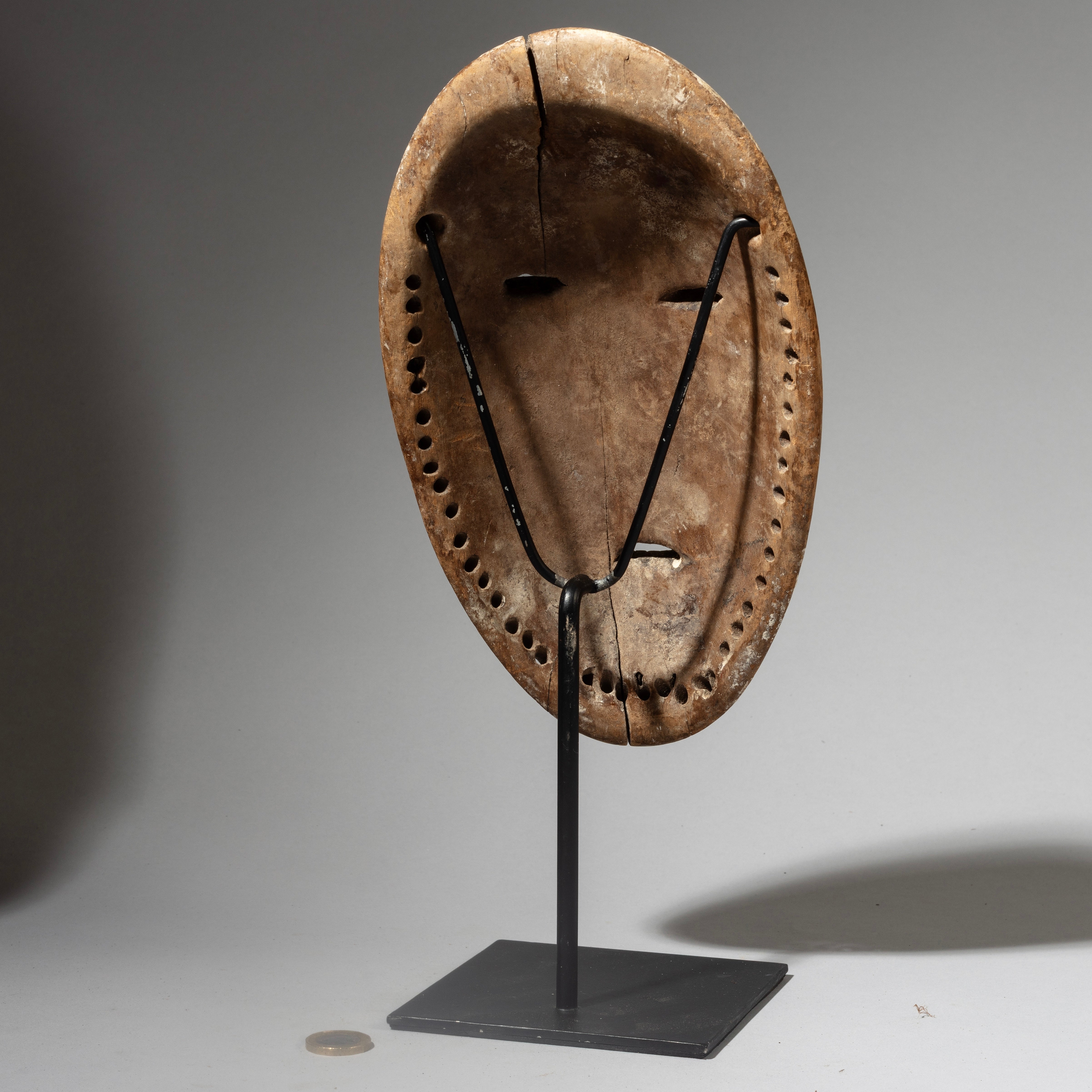 A PRETTY IDIMU” KAOLIN ENCRUSTED LEGA TRIBE MASK ( No 4243 )