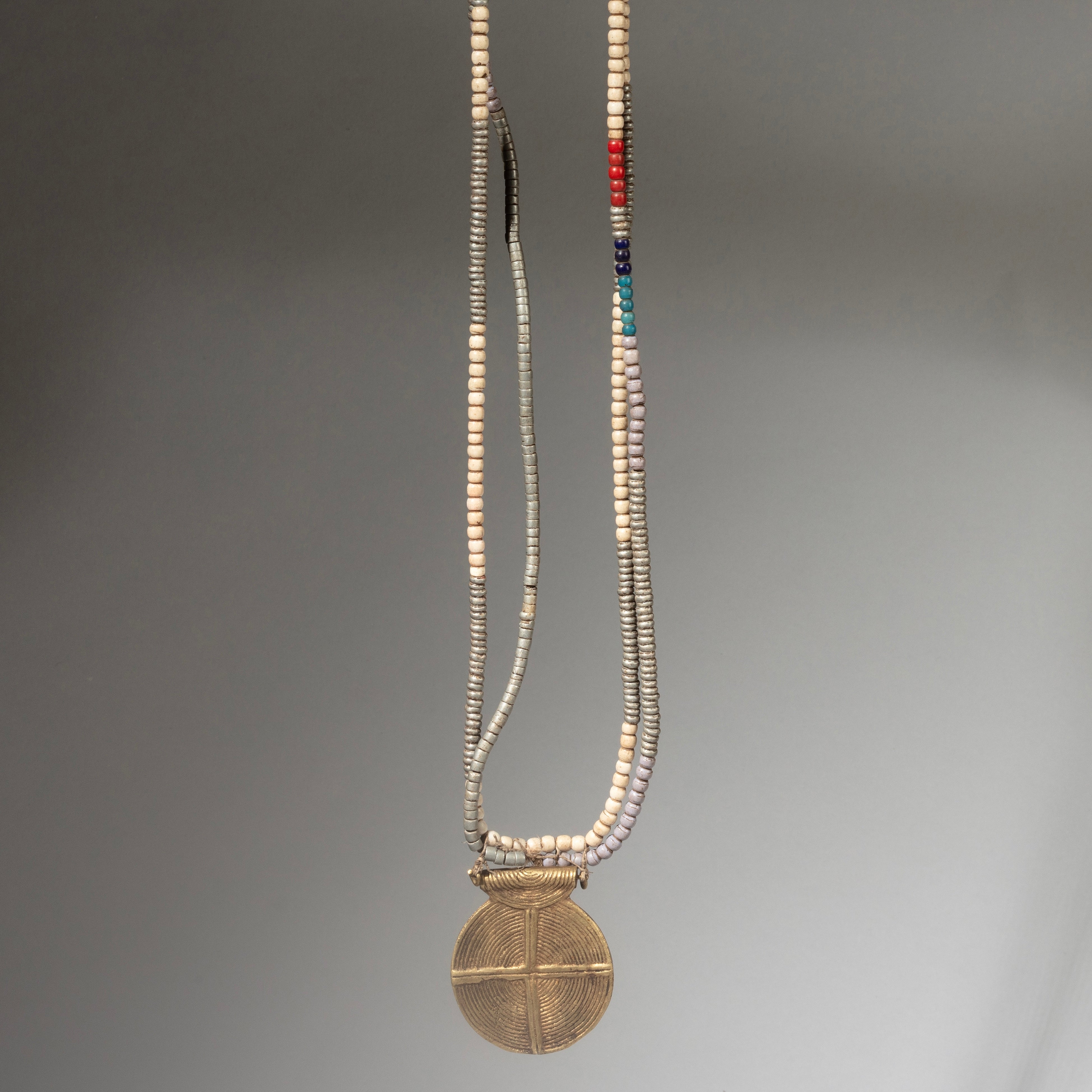 A STYLISH PENDANT NECKLACE, LEGA PEOPLE OF THE CONGO ( No 4260 )