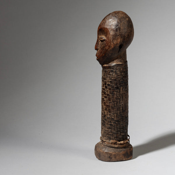 AN APPEALING ABSTRACT FIGURE, LEGA TRIBE CONGO ( No 4292 )