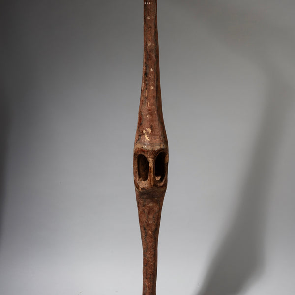 A SIMPLE WOODEN SHIELD WITH PIGMENT DECORATION, DINKA TRIBE OF EAST AFRICA ( No 4235 )