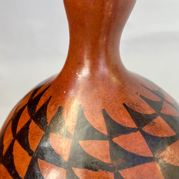 A SHAPELY TUTSI TRIBE SMALL CALABASH  FROM RWANDA( No  5184)