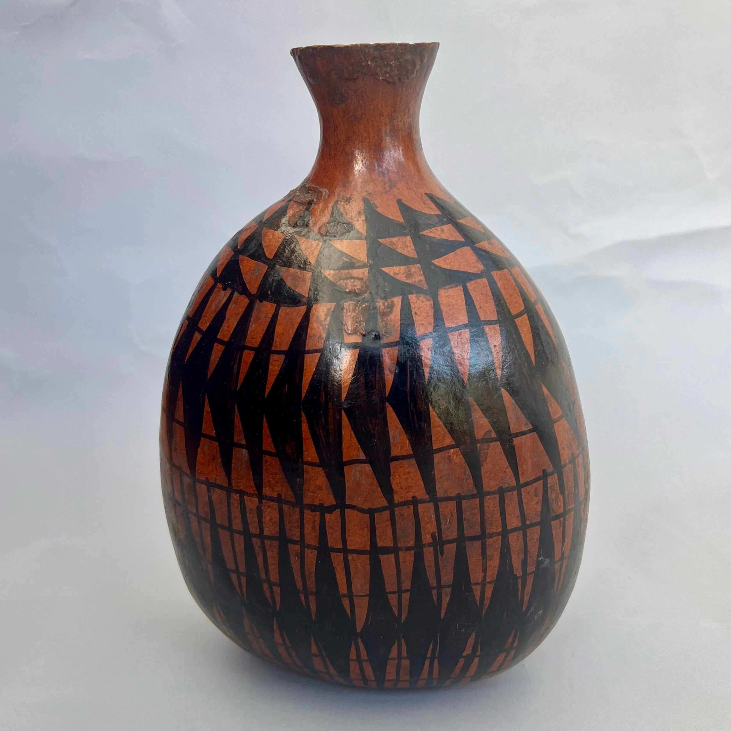 A DARK WELL USED SMALL CALABASH FROM TUTSI TRIBE ( No 1085)