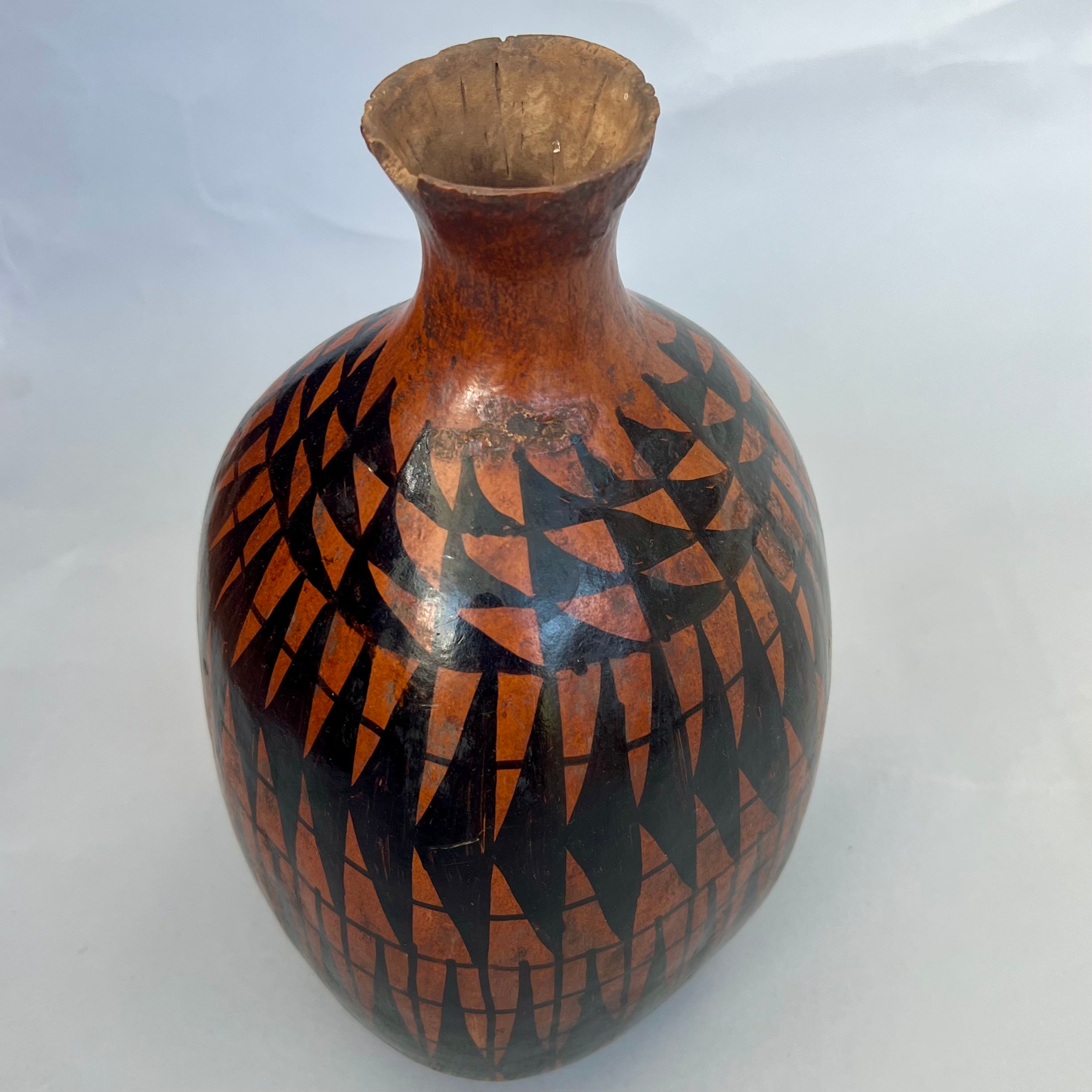 A DARK WELL USED SMALL CALABASH FROM TUTSI TRIBE ( No 1085)
