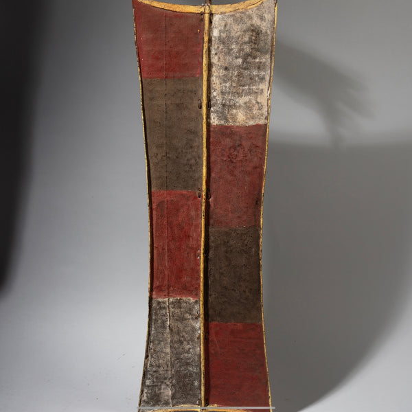 Sold A GRAPHIC METAL SHIELD, TURKANA TRIBE  E.AFRICA ( No 4284 )