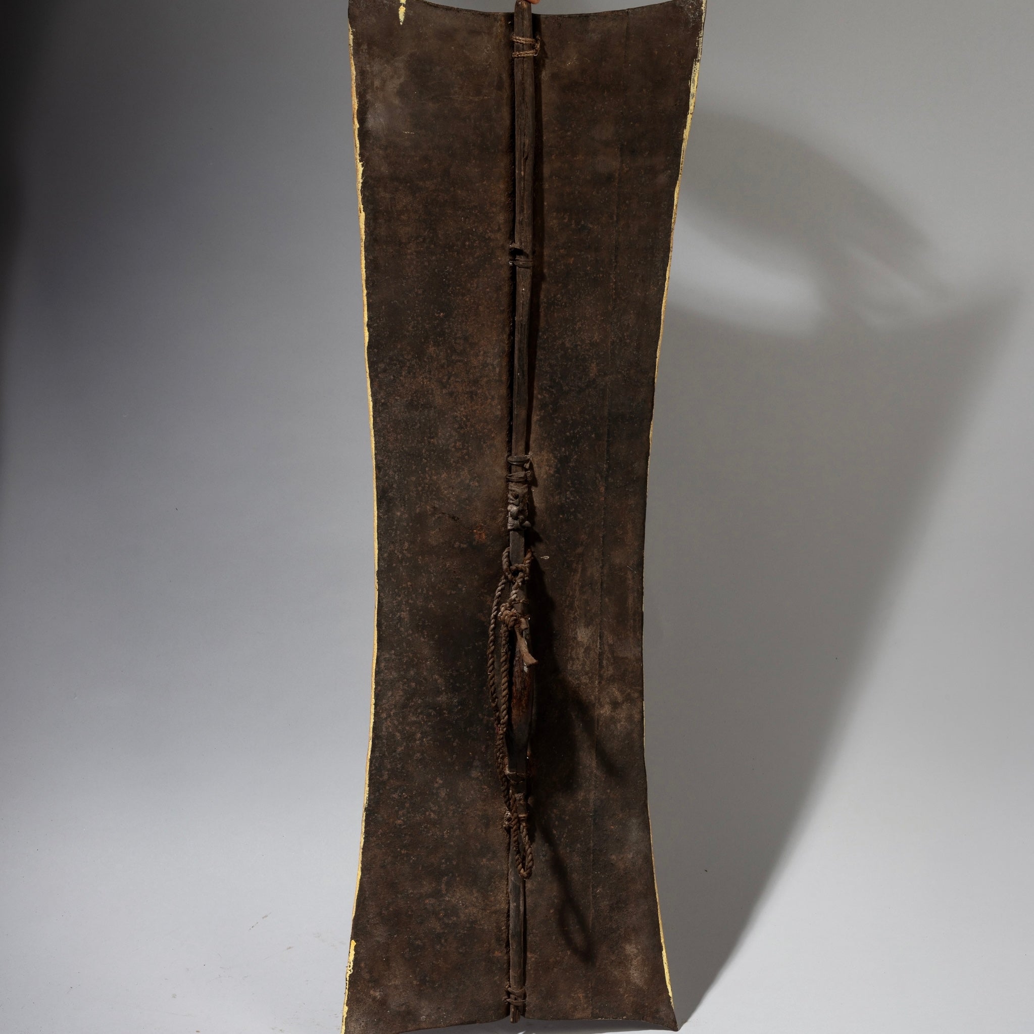 Sold A GRAPHIC METAL SHIELD, TURKANA TRIBE  E.AFRICA ( No 4284 )