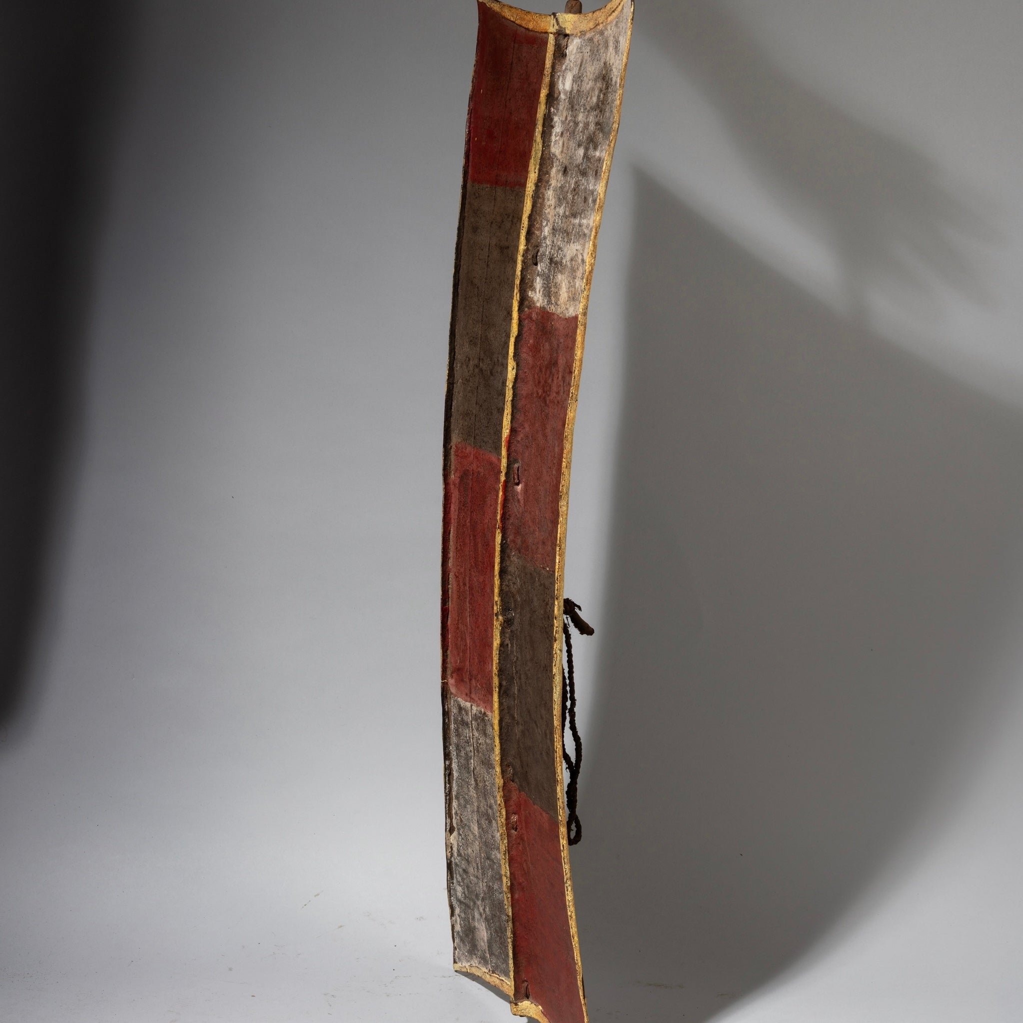 Sold A GRAPHIC METAL SHIELD, TURKANA TRIBE  E.AFRICA ( No 4284 )