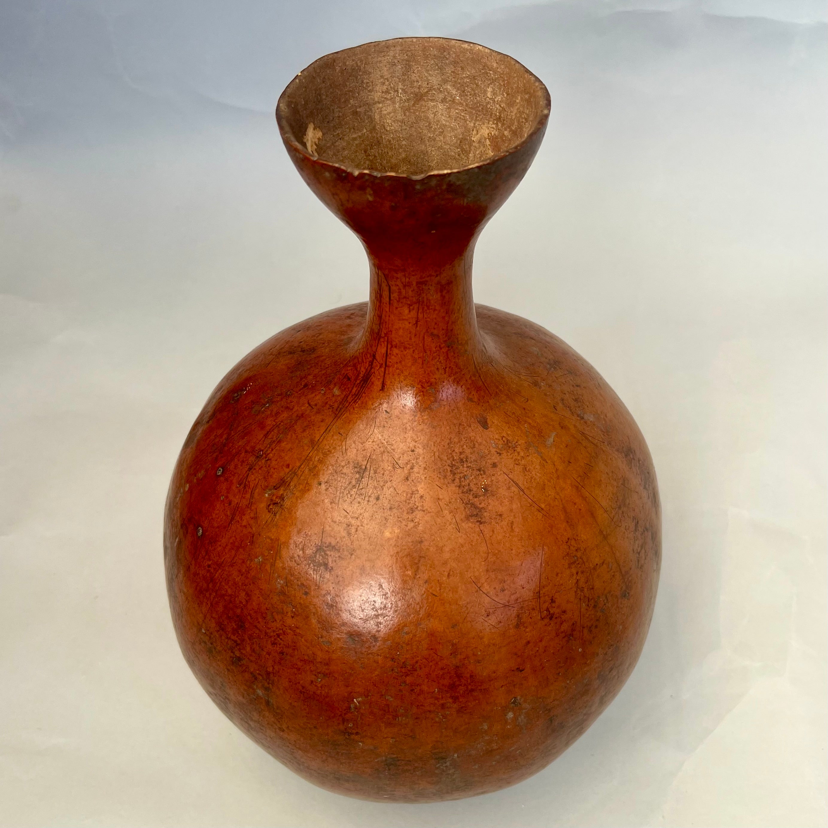 A GORGEOUS WELL USED MEDIUM CALABASH TUTSI TRIBE ( No 1090)