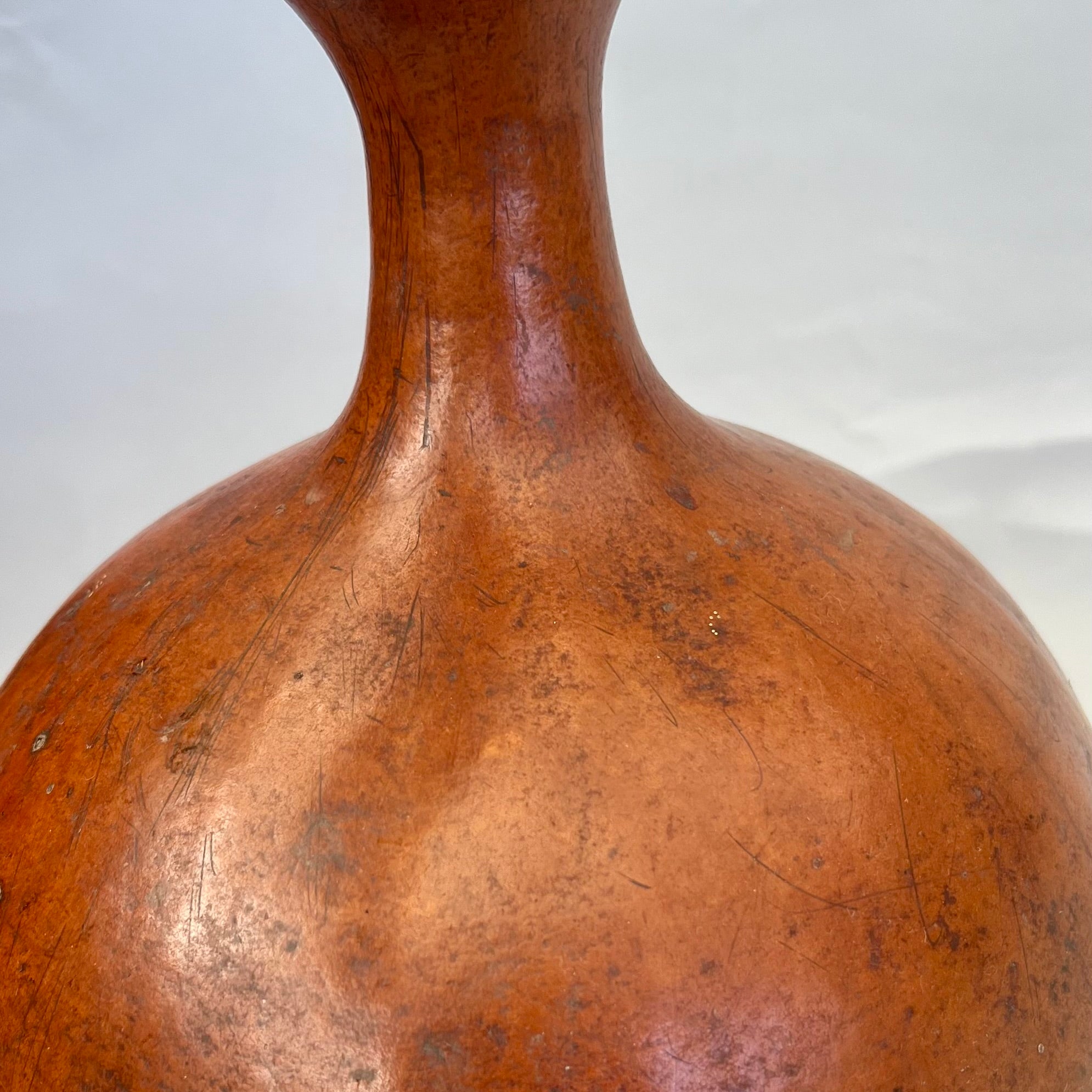 A GORGEOUS WELL USED MEDIUM CALABASH TUTSI TRIBE ( No 1090)