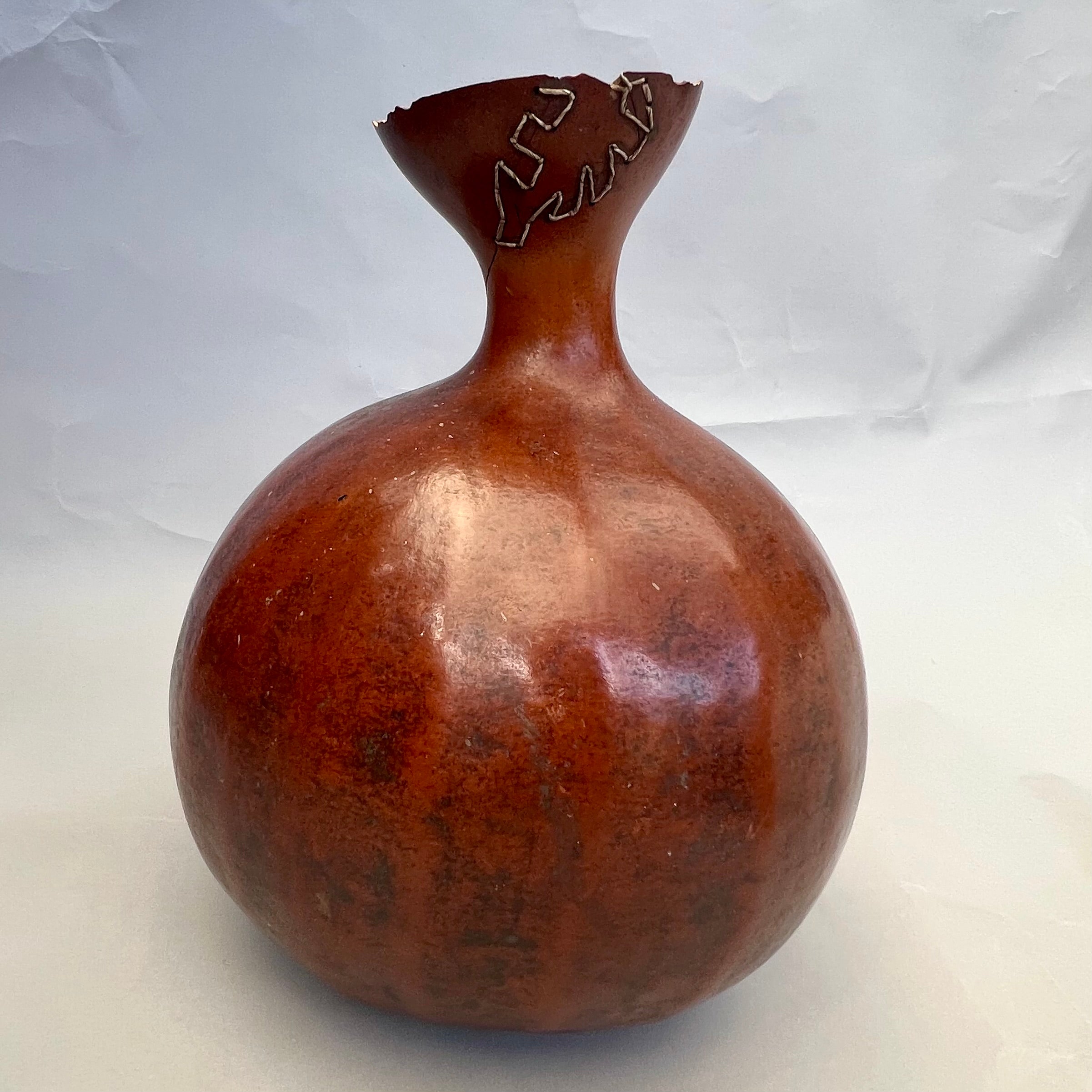 A SUPER MEDIUM SIZE TUTSI TRIBE CALABASH( No 5188)