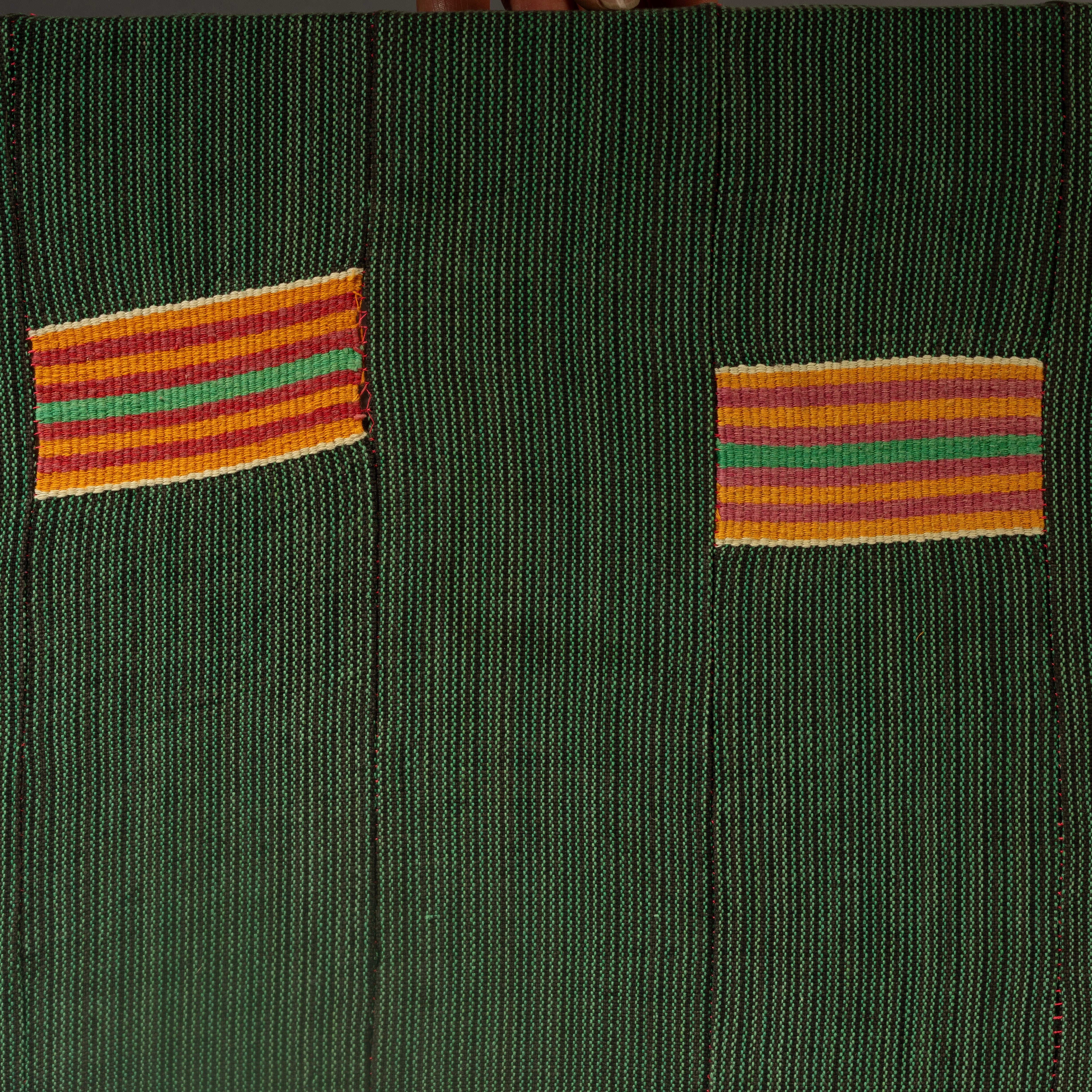 A CALMING MOUNTED EWE CLOTH FROM GHANA ( No 4332 )