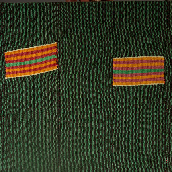 A CALMING MOUNTED EWE CLOTH FROM GHANA ( No 4332 )