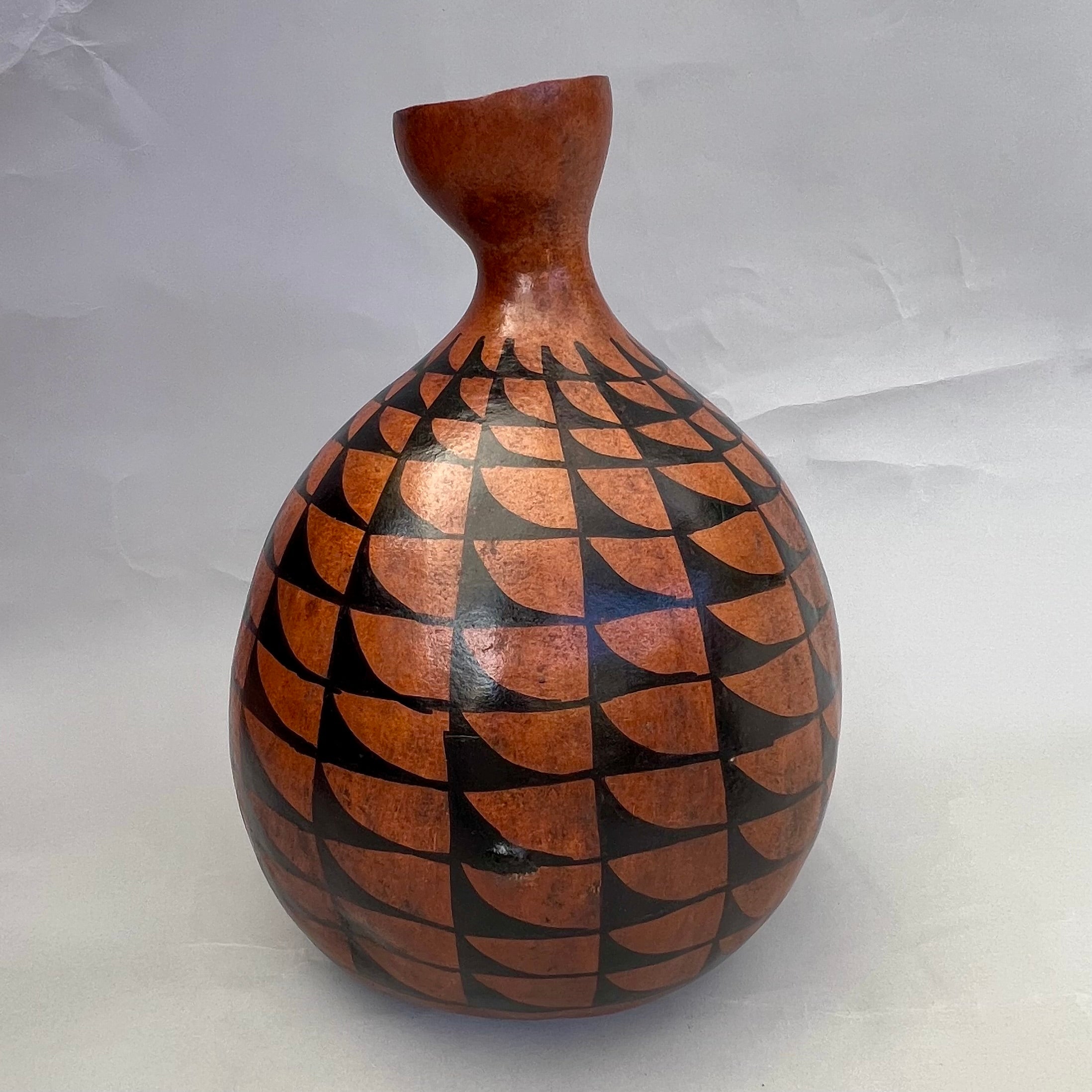 A LARGE SIZED DECORATED TUTSI CALABASH ( No 1091)