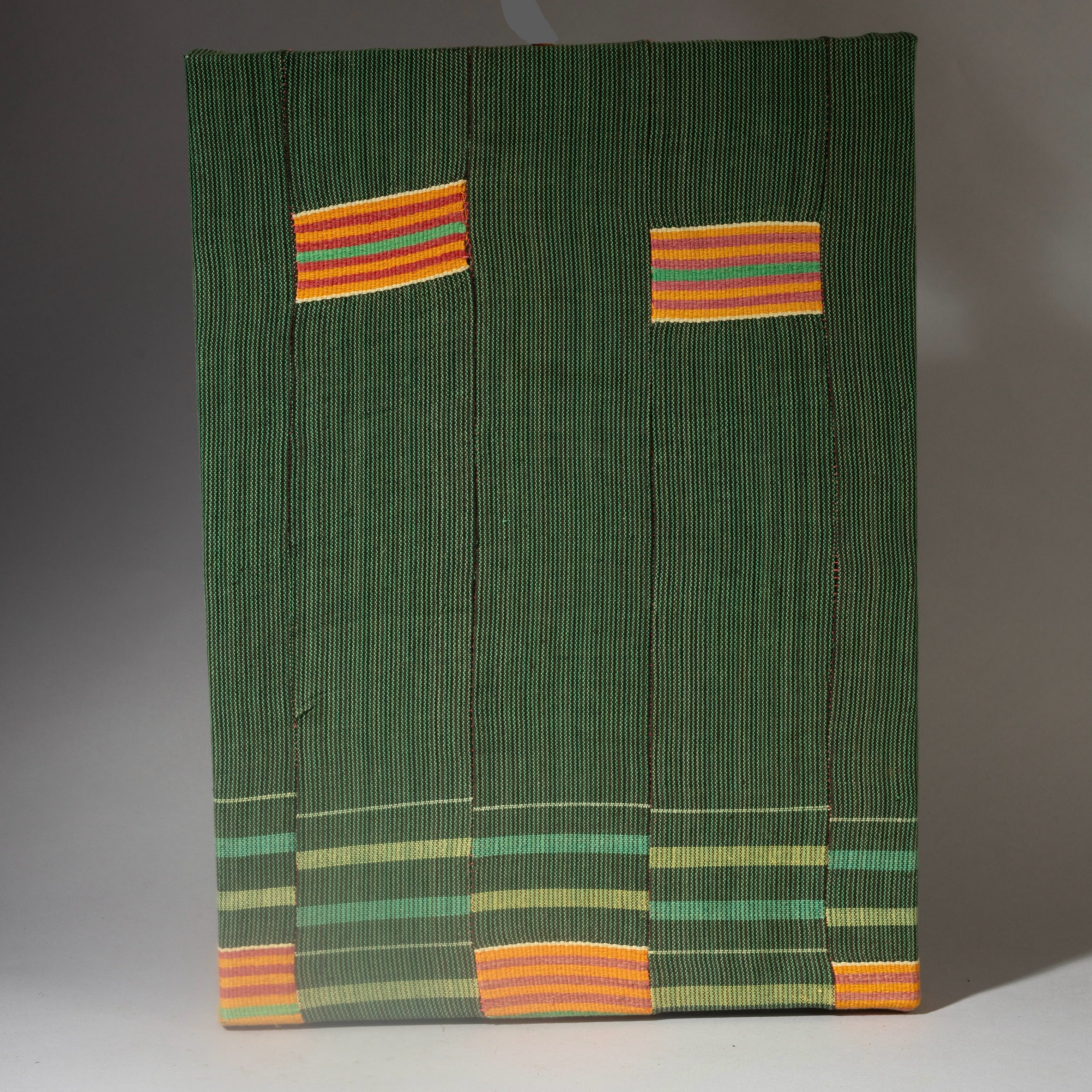 A CALMING MOUNTED EWE CLOTH FROM GHANA ( No 4332 )