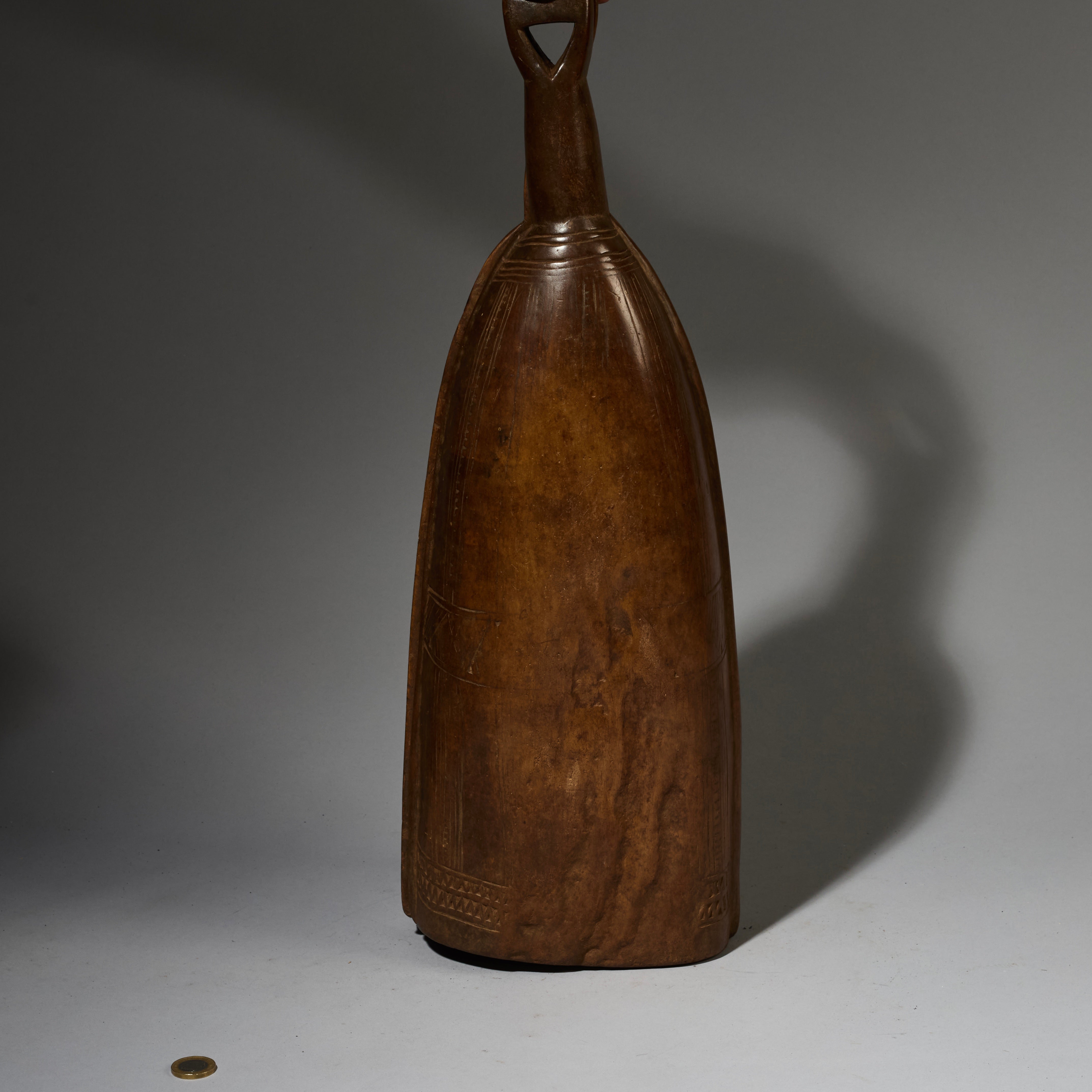 A BELL SHAPED KOLA NUT CONTAINER FROM YORUBA TRIBE NIGERIA W.AFRICA ( No 2840 )