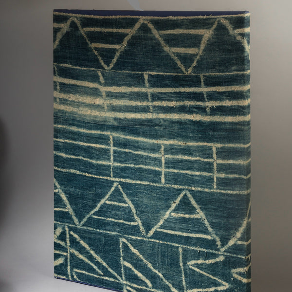 SOLD JT A LINEAR DESIGN NDOP PURE COTTON ANTIQUE TEXTILE, BAMILEKE TRIBE CAMEROON ( No 4356 )