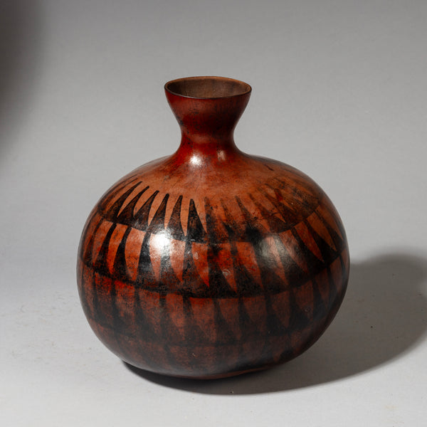 A PLUMP SMALL GOURD VESSEL FROM TUTSI TRIBE OF RWANDA E. AFRICA ( No 4344 )