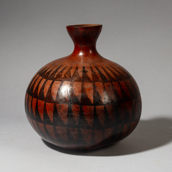 A PLUMP SMALL GOURD VESSEL FROM TUTSI TRIBE OF RWANDA E. AFRICA ( No 4344 )