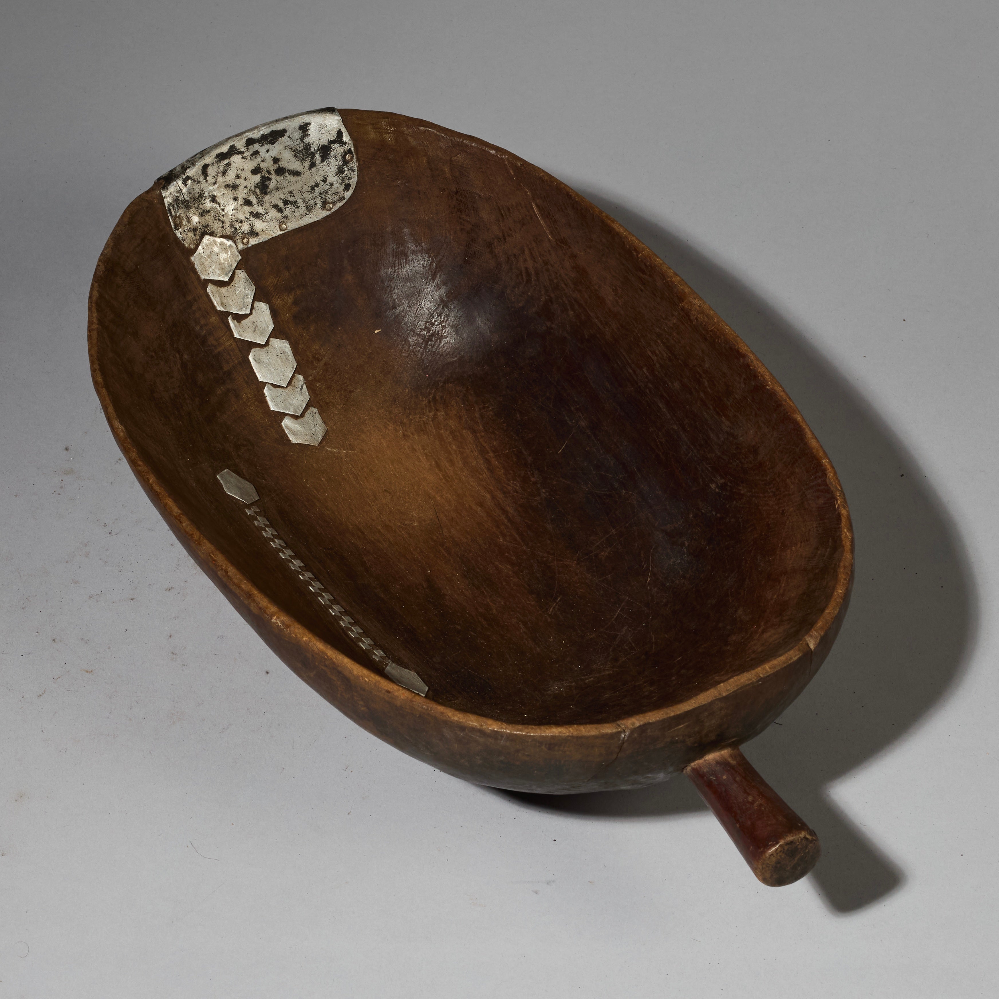 A BIG, GORGEOUS WOODEN BOWL WITH METAL INDIGENOUS REPAIRS FROM THE TUTSI TRIBE OF RWANDA( No 2742 )