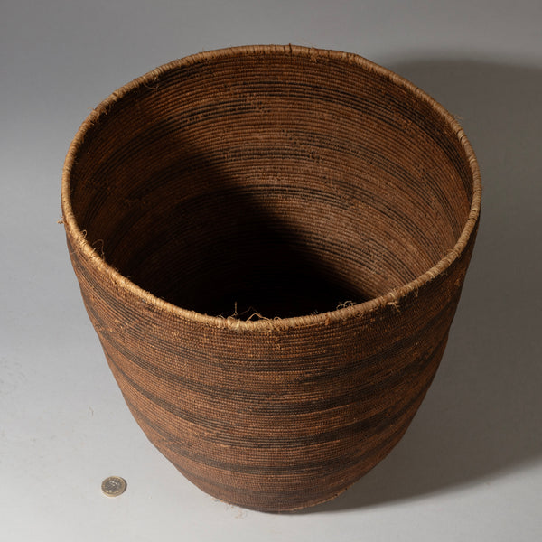 A LOVELY + LARGE GRASS BASKET FROM TUTSI TRIBE RWANDA ( No 4345 )