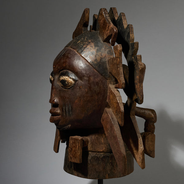 A MAGNIFICENT EXTRA LARGE HELMET MASK WITH BIRDS IN THE BACK, YORUBA TRIBE NIGERIA W.AFRICA ( No 2845 )