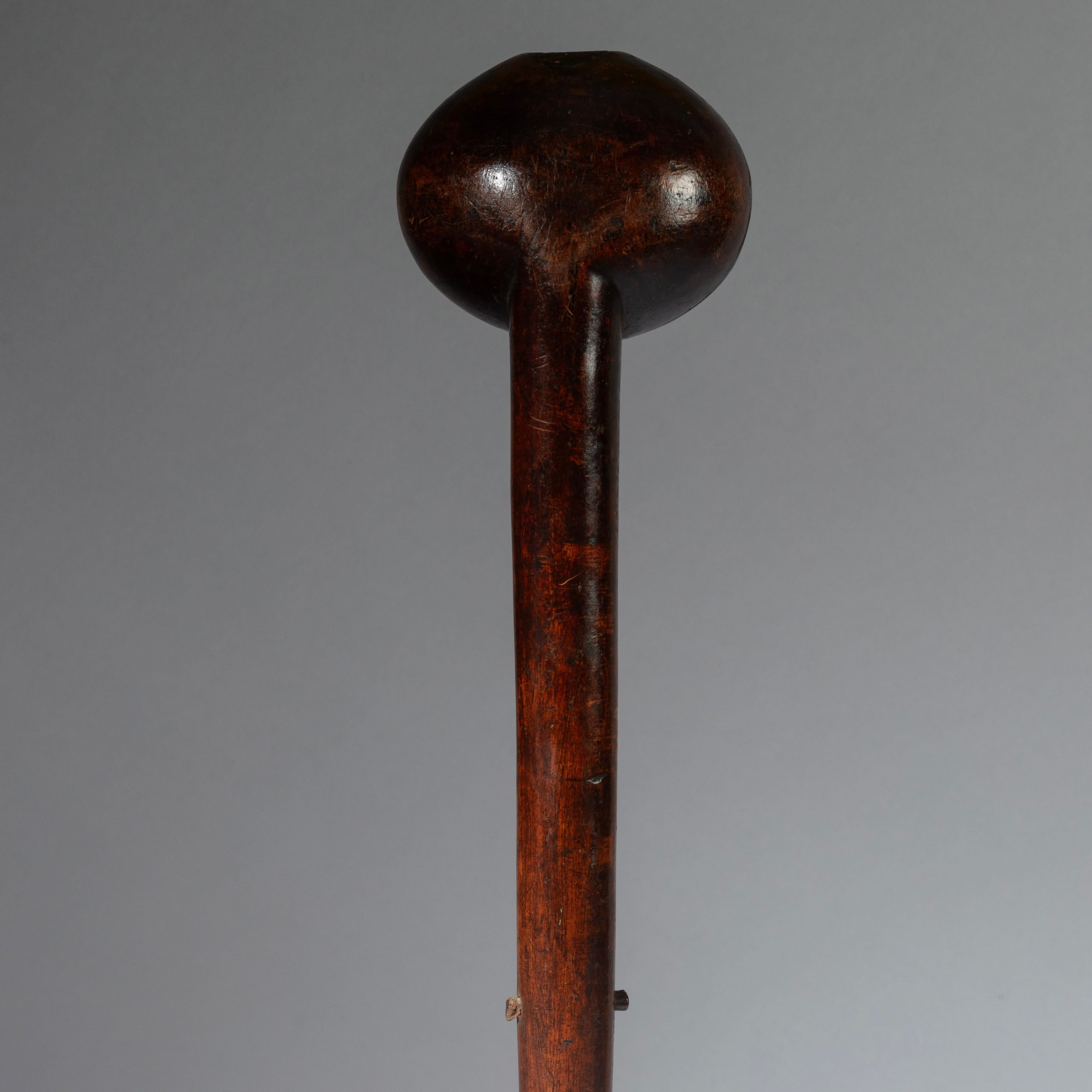 A RARE FORM 19THC WOODEN KNOBKERRIE , FROM ZULU TRIBE OF SOUTH AFRICA EX UK COLL. ( No 4373 )