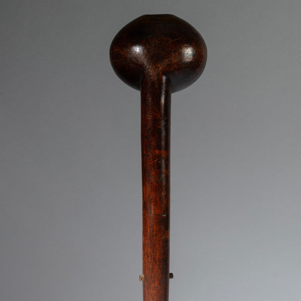 A RARE FORM 19THC WOODEN KNOBKERRIE , FROM ZULU TRIBE OF SOUTH AFRICA EX UK COLL. ( No 4373 )