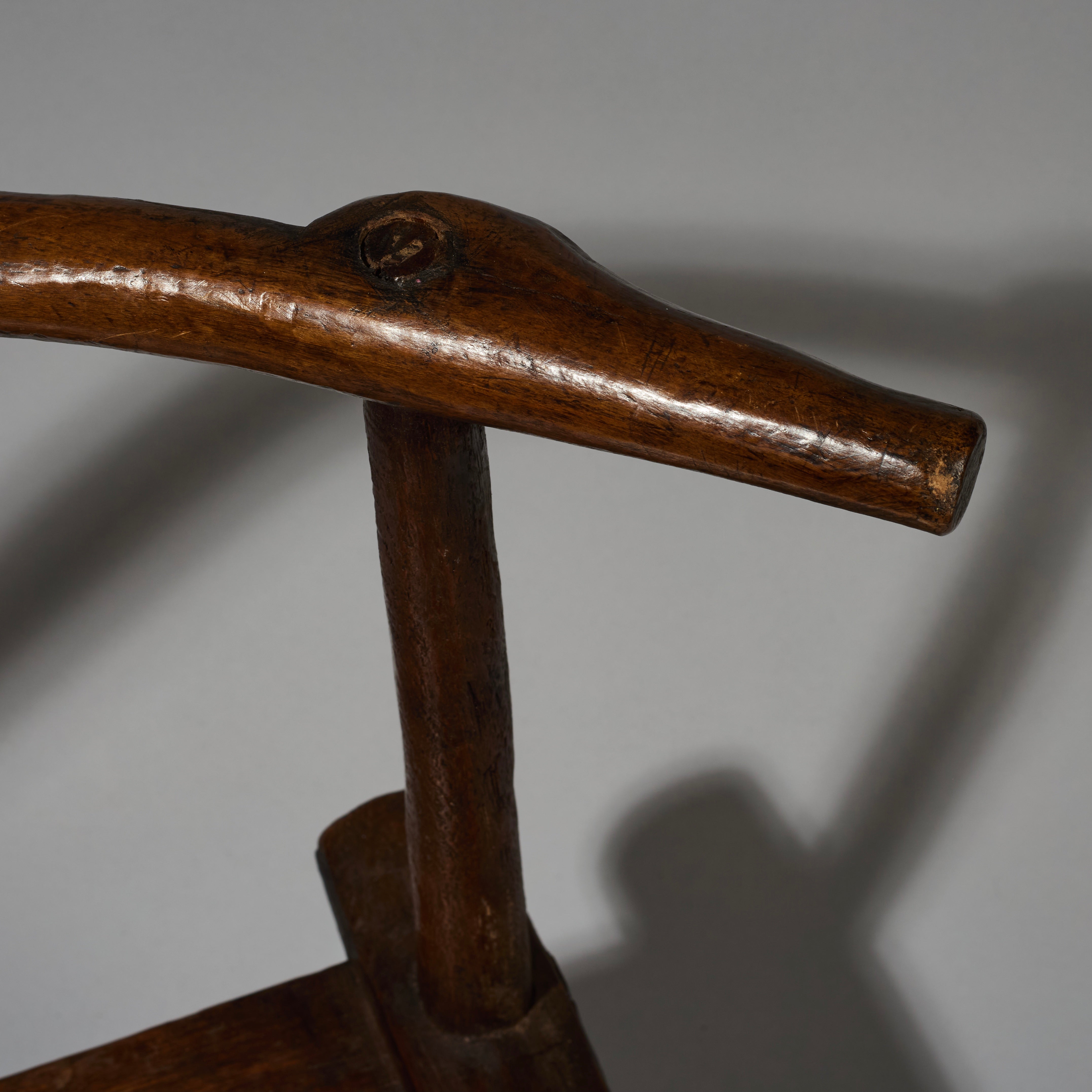 A WELL PATINATED CHAIR FROM THE BAULE TRIBE, IVORY ( No 2755 )