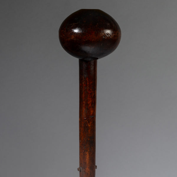 A RARE FORM 19THC WOODEN KNOBKERRIE , FROM ZULU TRIBE OF SOUTH AFRICA EX UK COLL. ( No 4373 )