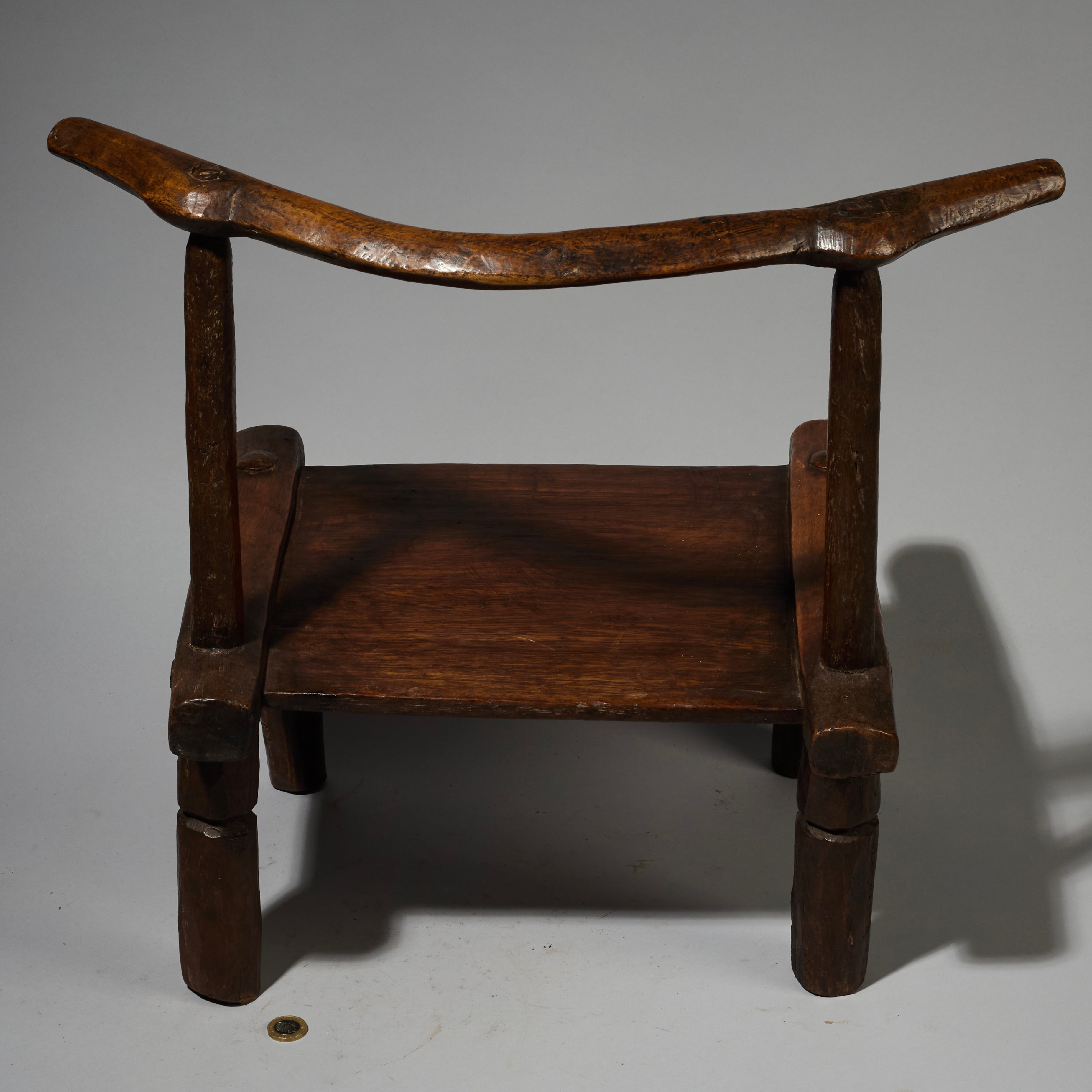 A WELL PATINATED CHAIR FROM THE BAULE TRIBE, IVORY ( No 2755 )