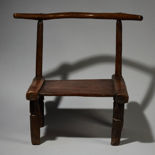 A WELL PATINATED CHAIR FROM THE BAULE TRIBE, IVORY ( No 2755 )