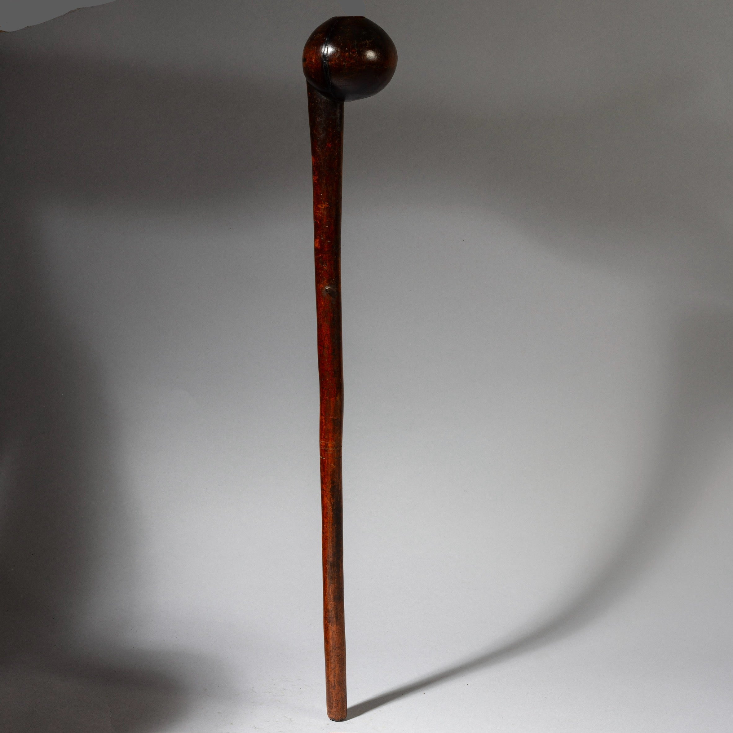 A RARE FORM 19THC WOODEN KNOBKERRIE , FROM ZULU TRIBE OF SOUTH AFRICA EX UK COLL. ( No 4373 )