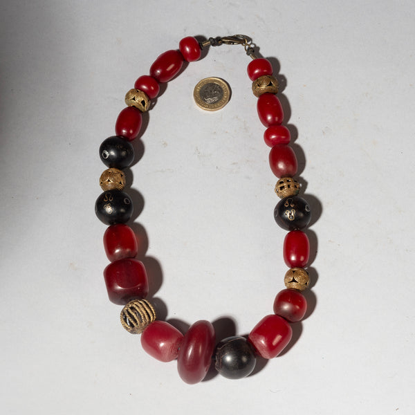 A MIXED WOOD, BRONZE & FAUX AMBER BEAD NECKLACE ( NO 4340 )