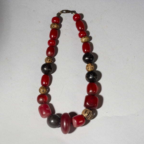 A MIXED WOOD, BRONZE & FAUX AMBER BEAD NECKLACE ( NO 4340 )
