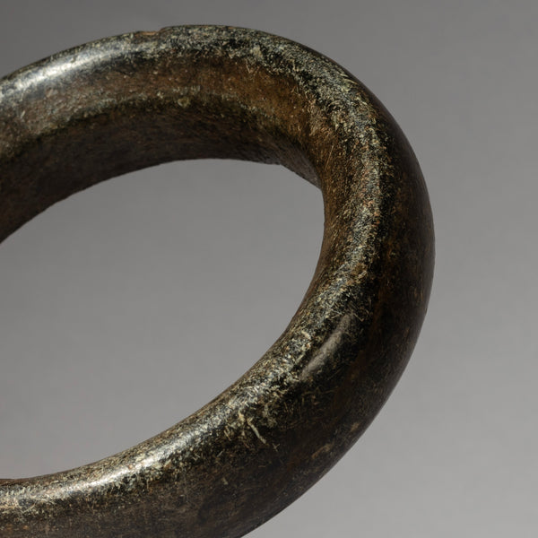 A GREEN ANCIENT STONE CURRENCY BRACELET FROM DOGON TRIBE MALI  ( No 4335 )